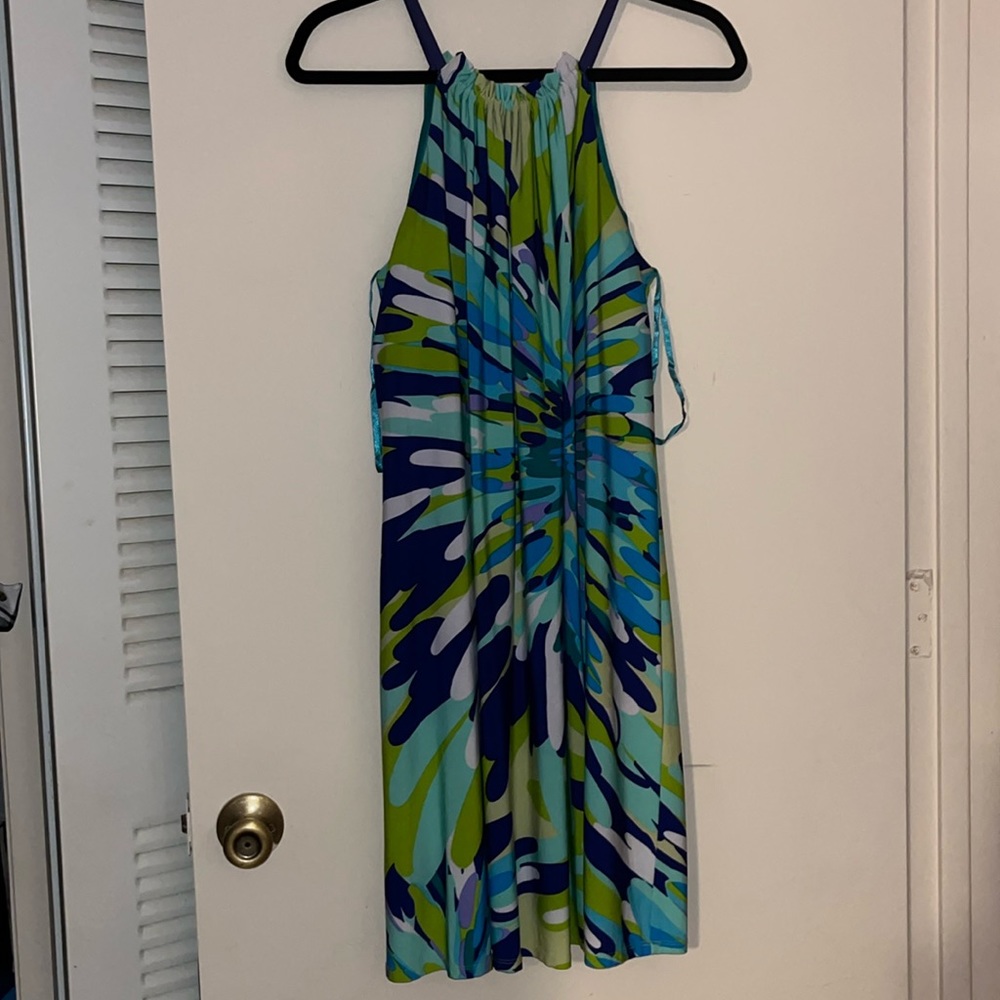 Hey, guys! I’m selling a size 10 women’s casual tunic top.